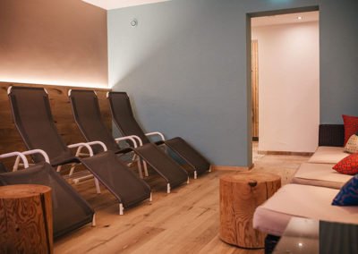 Liegen im Wellnessbereich