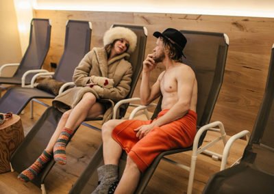 Pärchen im Wellnessbereich