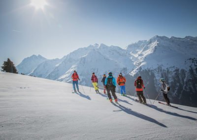 Skigruppe auf der Piste