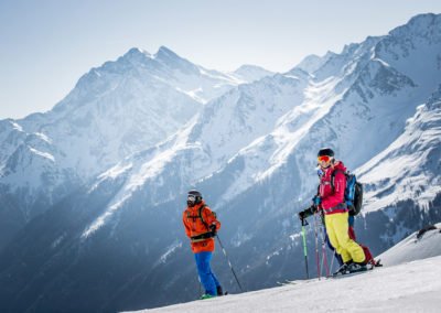 Skifahrer auf Piste