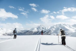 no friends on Powder days